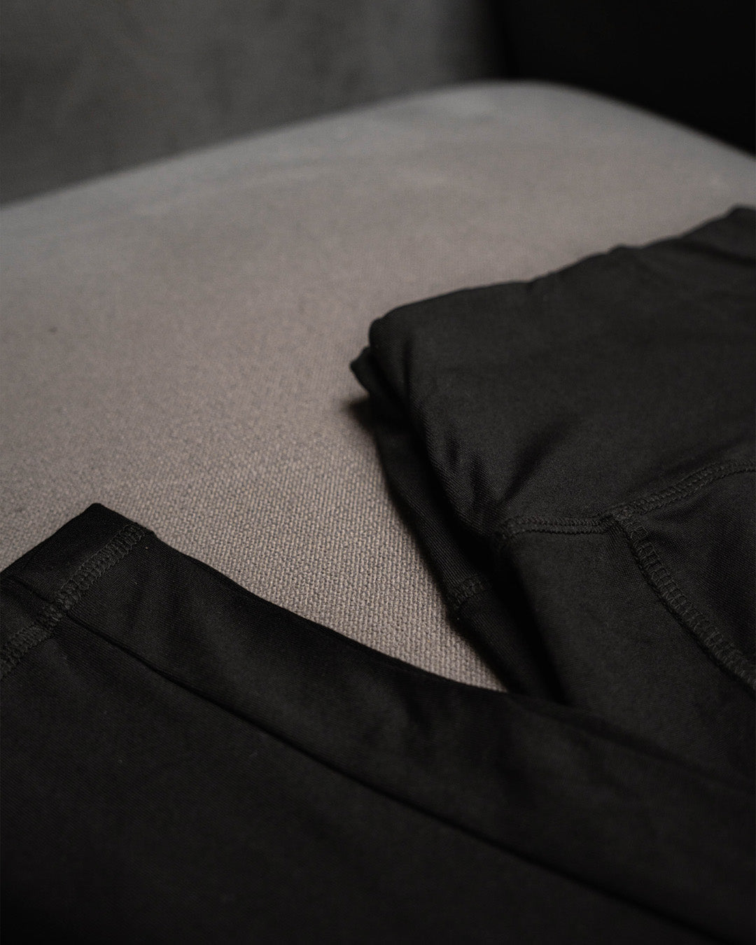 Ladies Yoga Leggings with pocket (Black) -L326